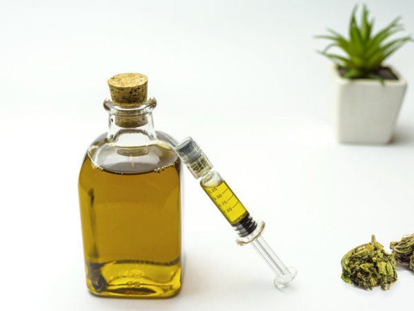 Huile de CBD : ce qu’il faut savoir avant d’en&nbsp;acheter